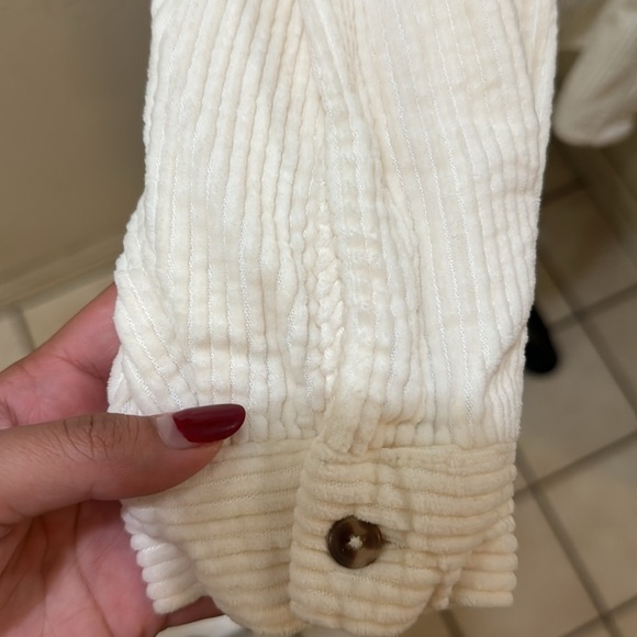 Zara XS Corduroy cream button long sleeve blouse! - Picture 4 of 5